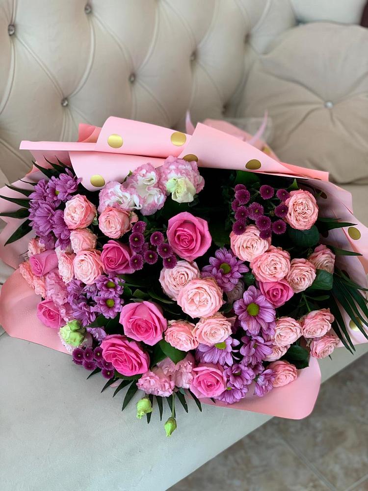 Букет цветов из: Хризантемы, Розы и Лизиантусы в Форносово