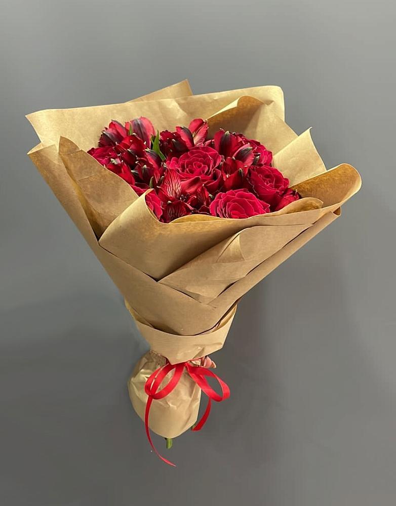 Букет цветов из: Альстромерии и Розы в Форносово