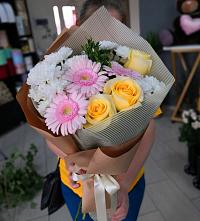 Букет цветов из:  Герберы, Розы и Хризантемы в Форносово