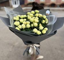 Букет Белые кустовые розы Солинеро в Форносово