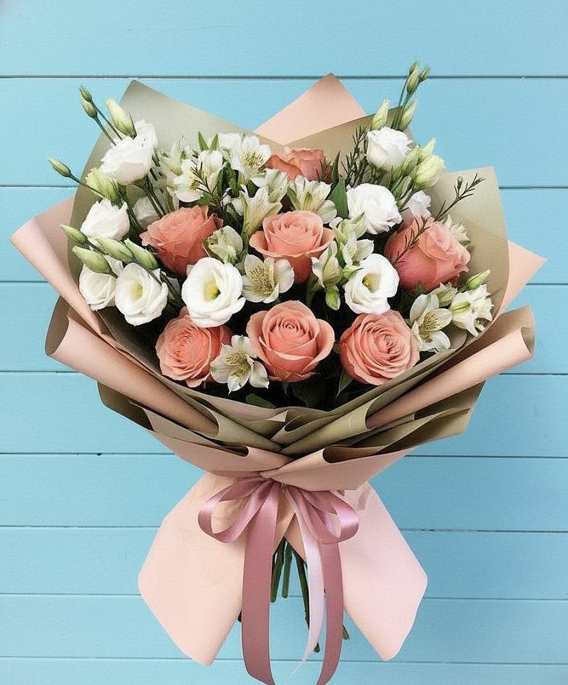 Букет цветов из: Розы, Альстромерии и Лизиантусы в Форносово