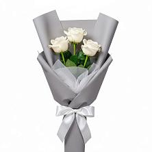 Букет 3 белые розы в Форносово