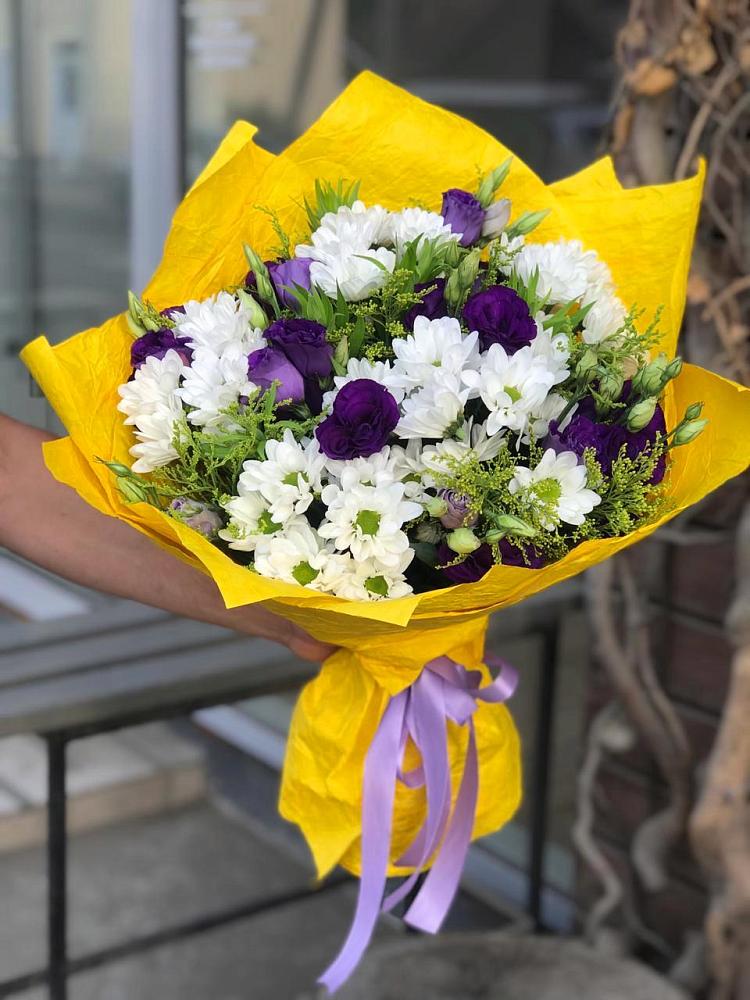 Букет цветов из: Ирисы, Хризантемы и Ромашки в Форносово