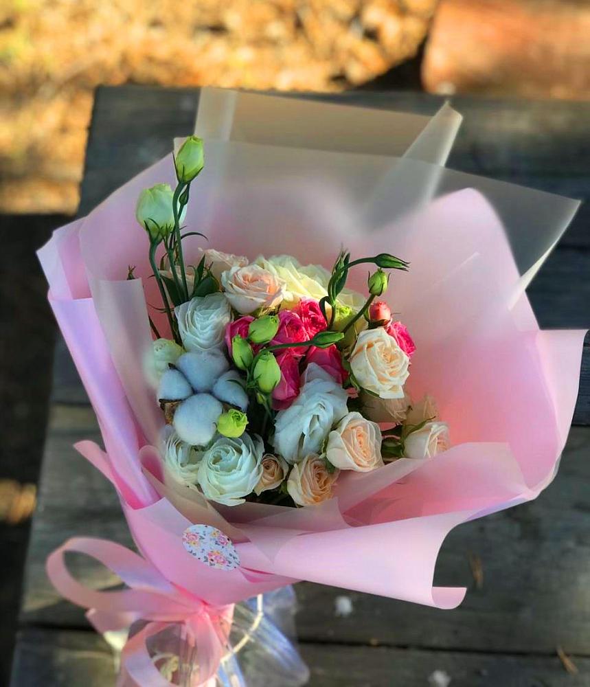 Букет цветов из: Розы и Лизиантусы в Форносово