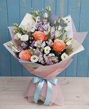 Букет цветов из:  Лизиантусы, Розы, Альстромерии и Гипсофила в Форносово