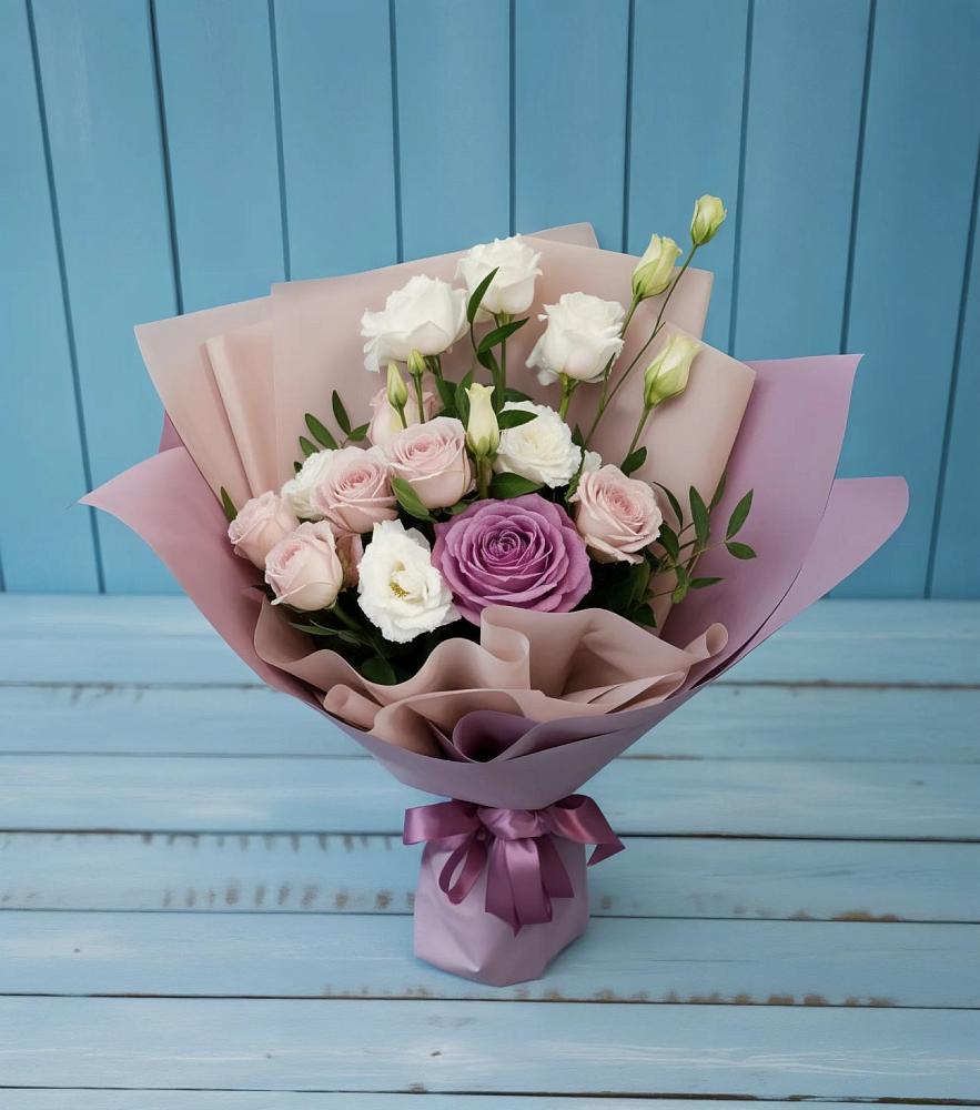 Букет цветов из: Розы и Лизиантусы в Форносово